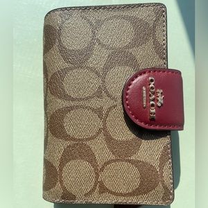 Nwt coach wallet
